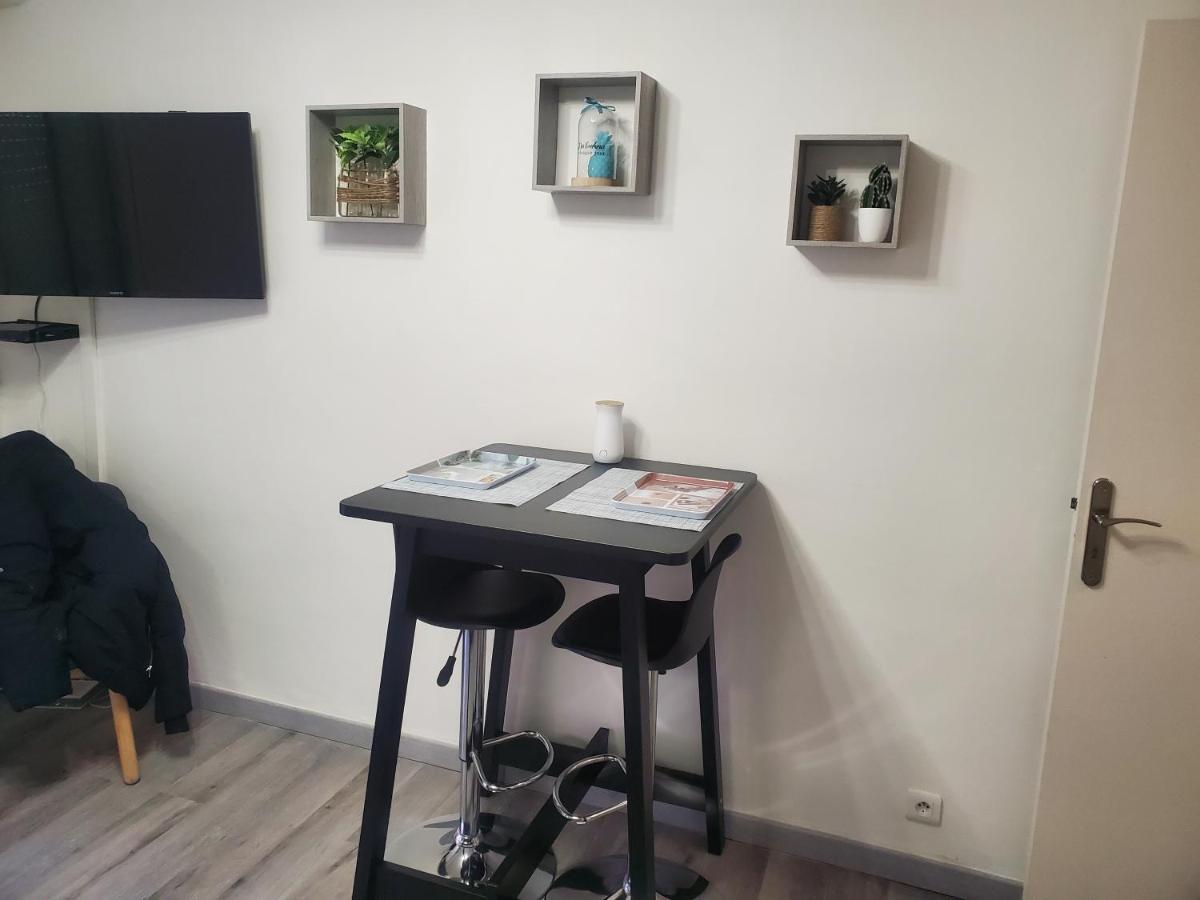 דירות Joli Petit Studio Au Centre De Carry Le Rouet מראה חיצוני תמונה